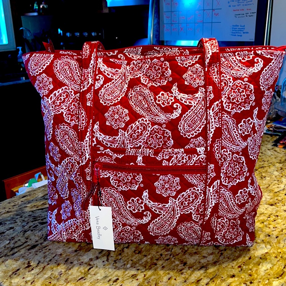 NWT- Classic Vera Bradley Red Quilted Tote Bag w/multiple pockets